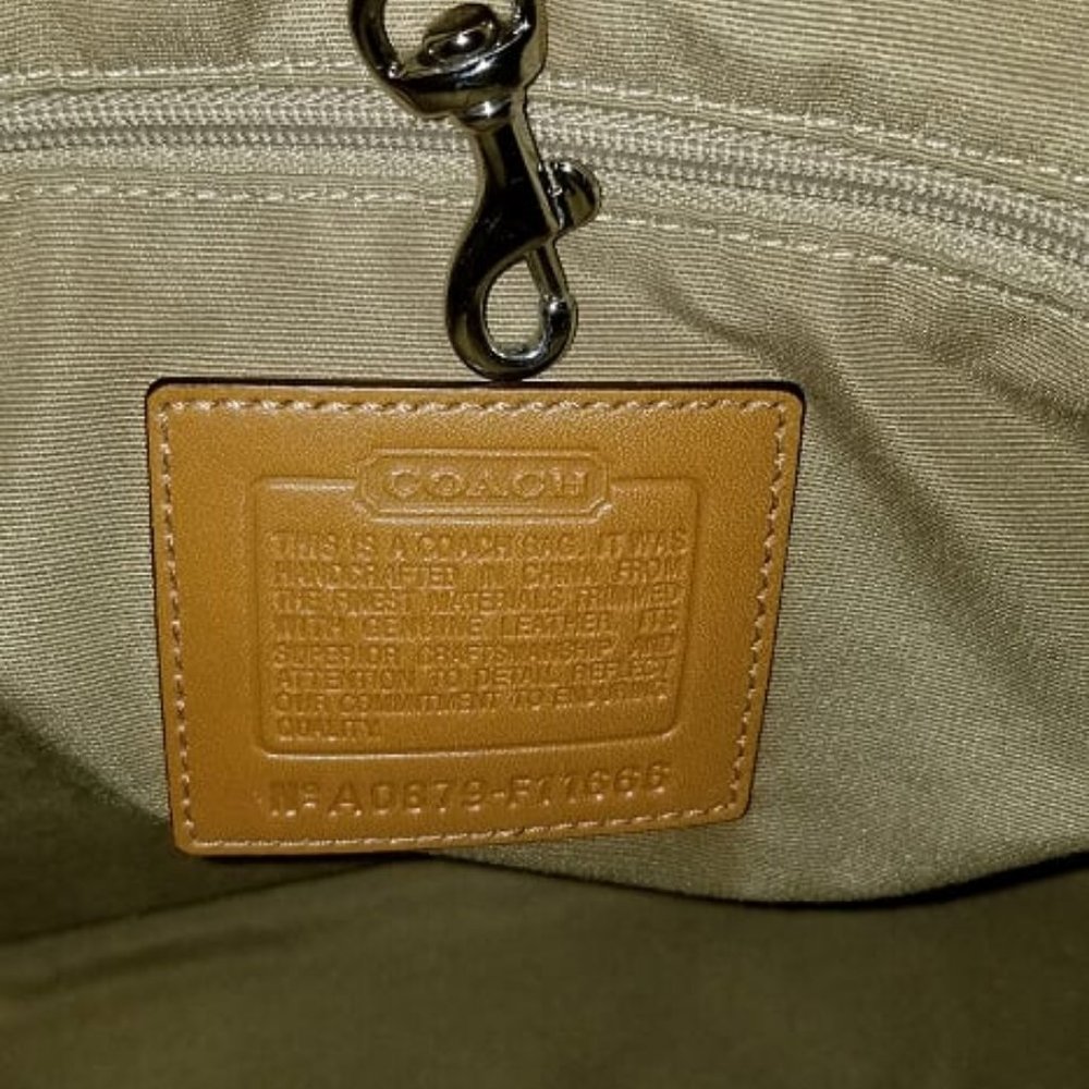 Coach Signature Handbag w/Wristlet - Picture 4 of 9